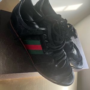 Gucci men low top shoes size 8 in Gucci 9 in US